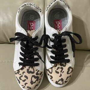 POP Comfort Fit Lace up Women multicolored Cheetah White tennis shoes Sz 9 M NOB